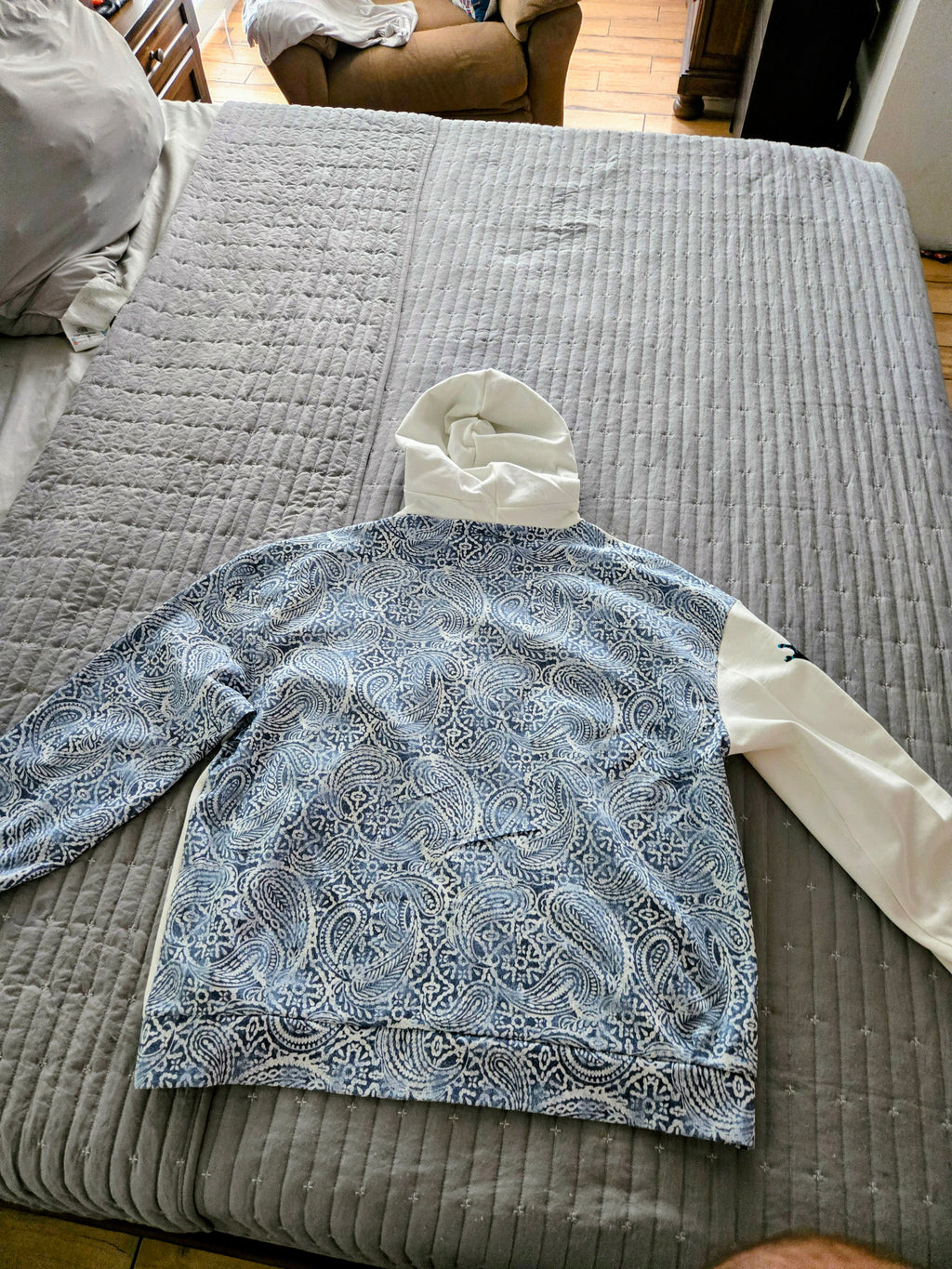 Blesseds Crown Graffiti Hoodie – CZDE Paisley Edition